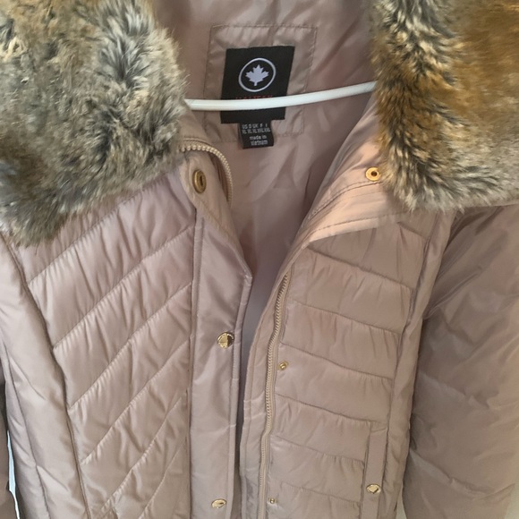 Coat 35 inches long from the collar with removable faux  fur collar brand new - Picture 5 of 5